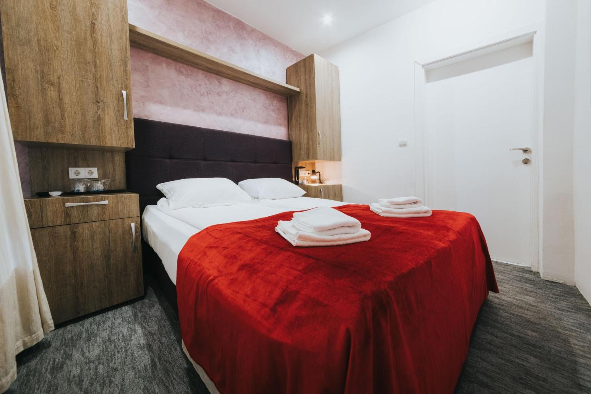 Hotel Old Town *